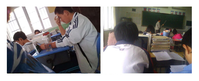 李鑫上课玩手机